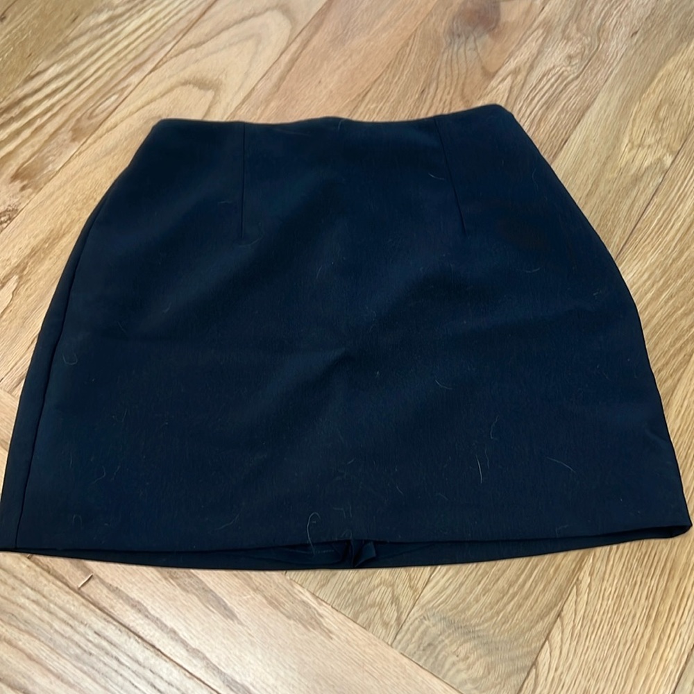 The A&F Scarlett mini short skirt